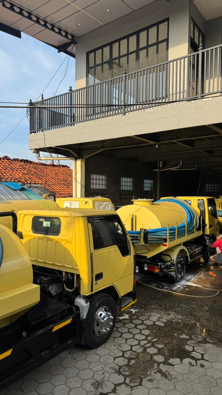 Armada Truk Sedot WC Tirta Jaya Bekasi Jakarta